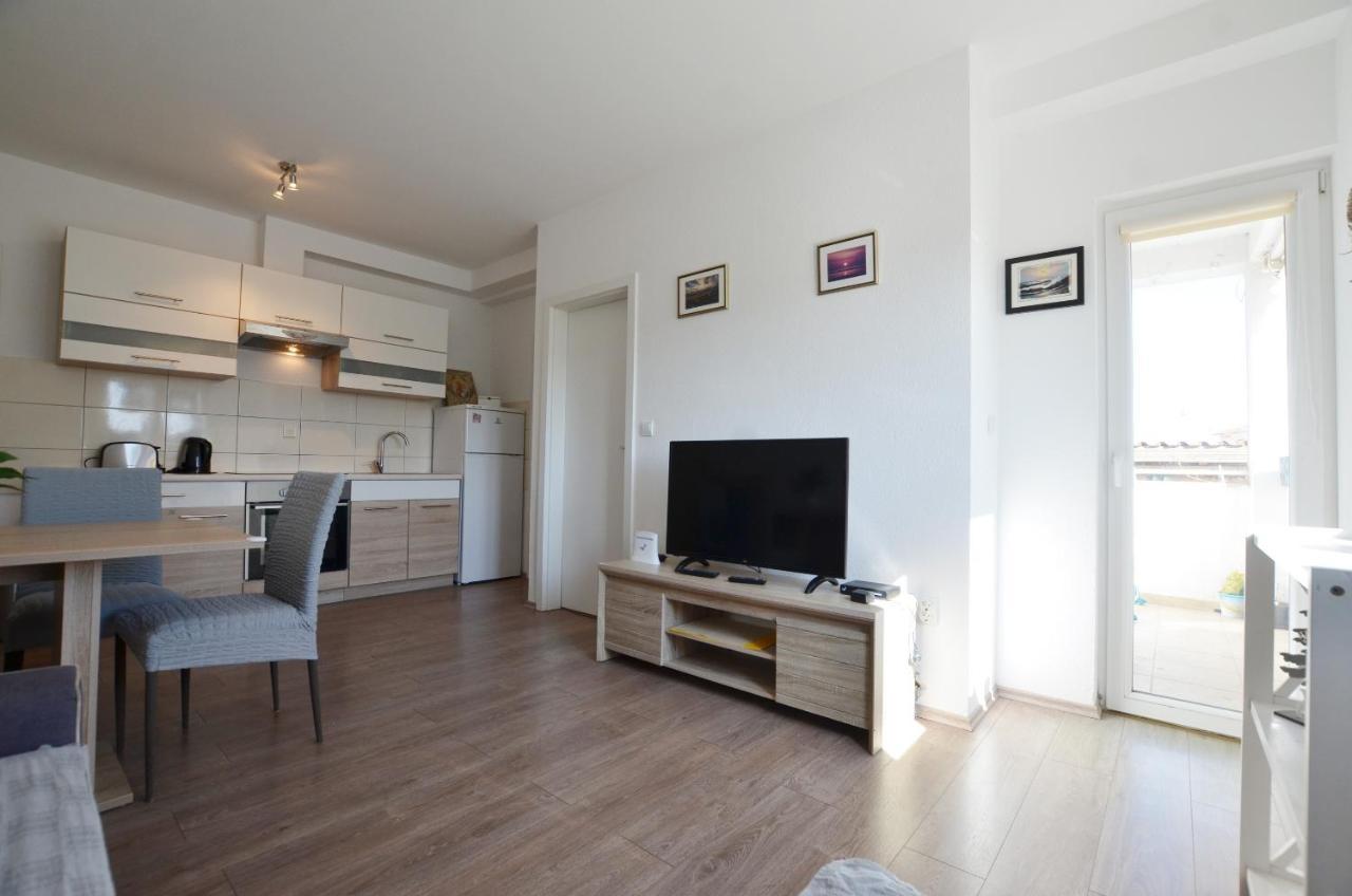 Apartment Aleksandra *